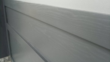 Nahaufnahme einer folierten grauen Profiloberfläche